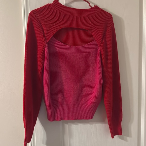 Pink and red sweater - Picture 1 of 3